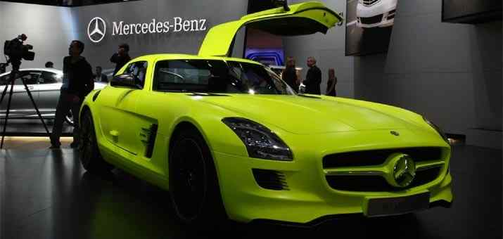 На международной автомобильной выставке в Детройте Mercedes-Benz представил новые автомобили: SLK-class, C-class, SLS AMG E-Cell.